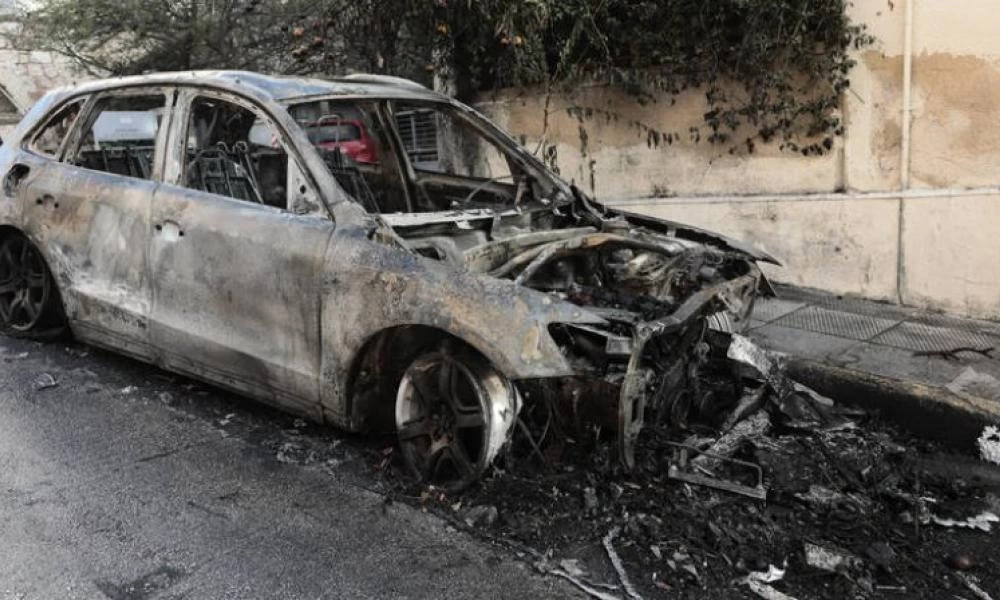 Αναρχικοί προς οδηγούς: Μην παρκάρετε δίπλα σε ακριβά ΙΧ, τα καίμε